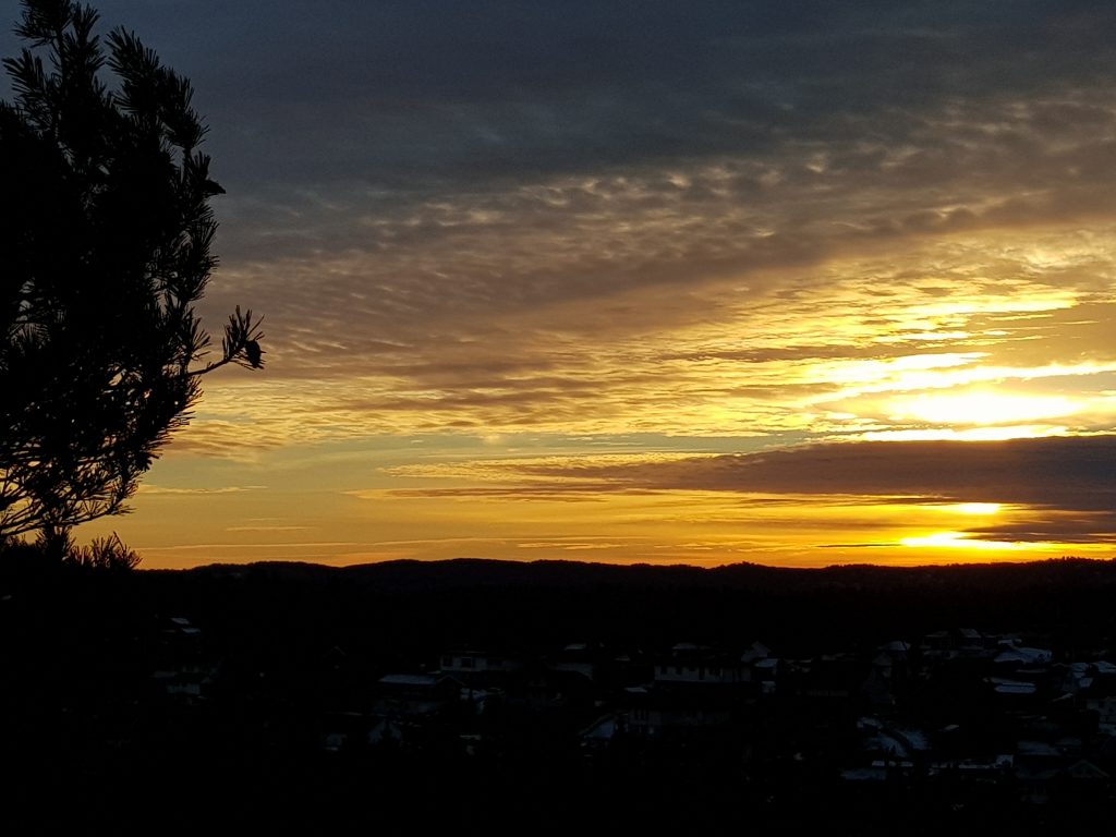 Himmelen rett før solnedgang